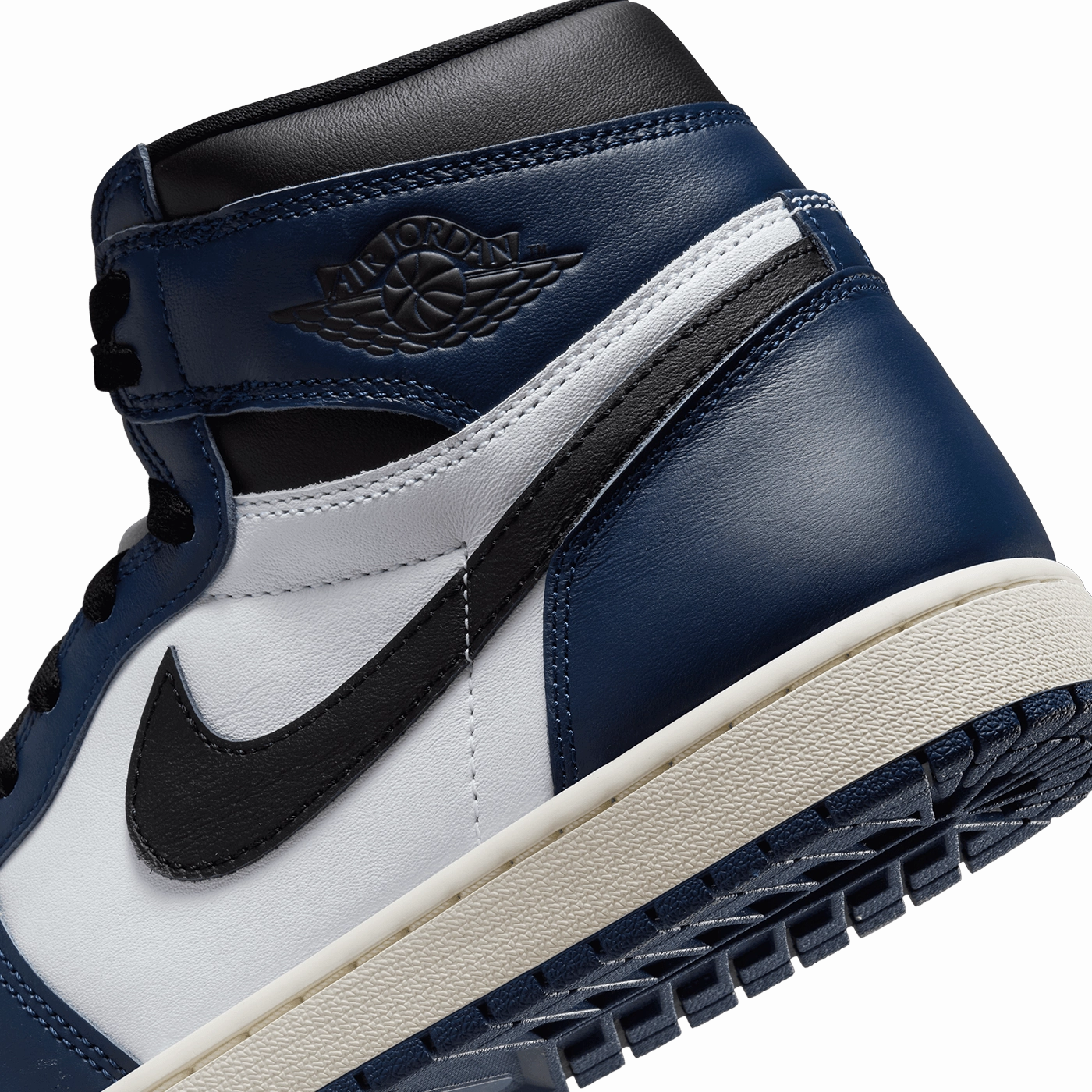Air Jordan 1 Retro High OG 'Midnight Navy'