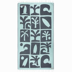 Beach Towel with Zipper Pocket