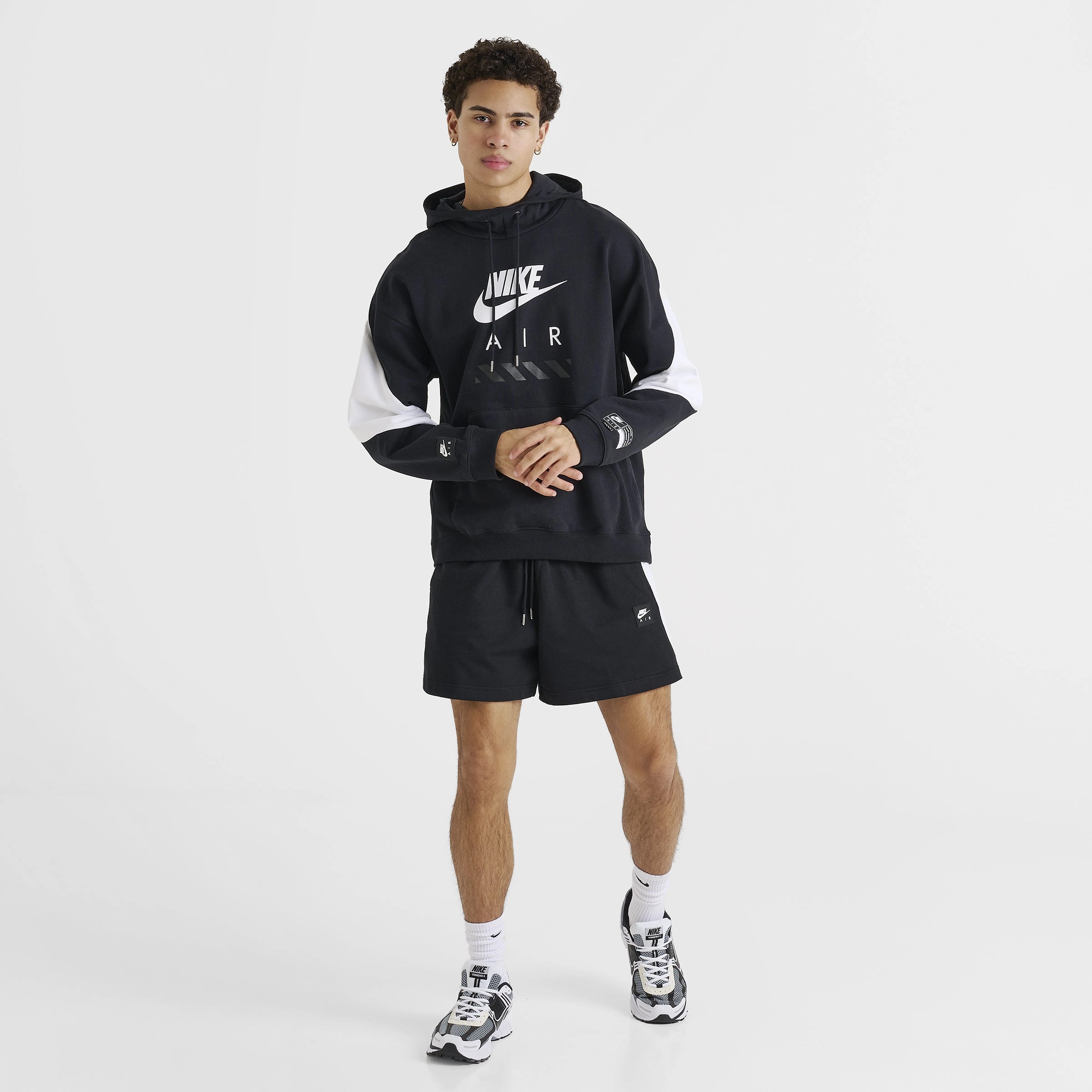 Nike Air Fleece Shorts Black / White - White
