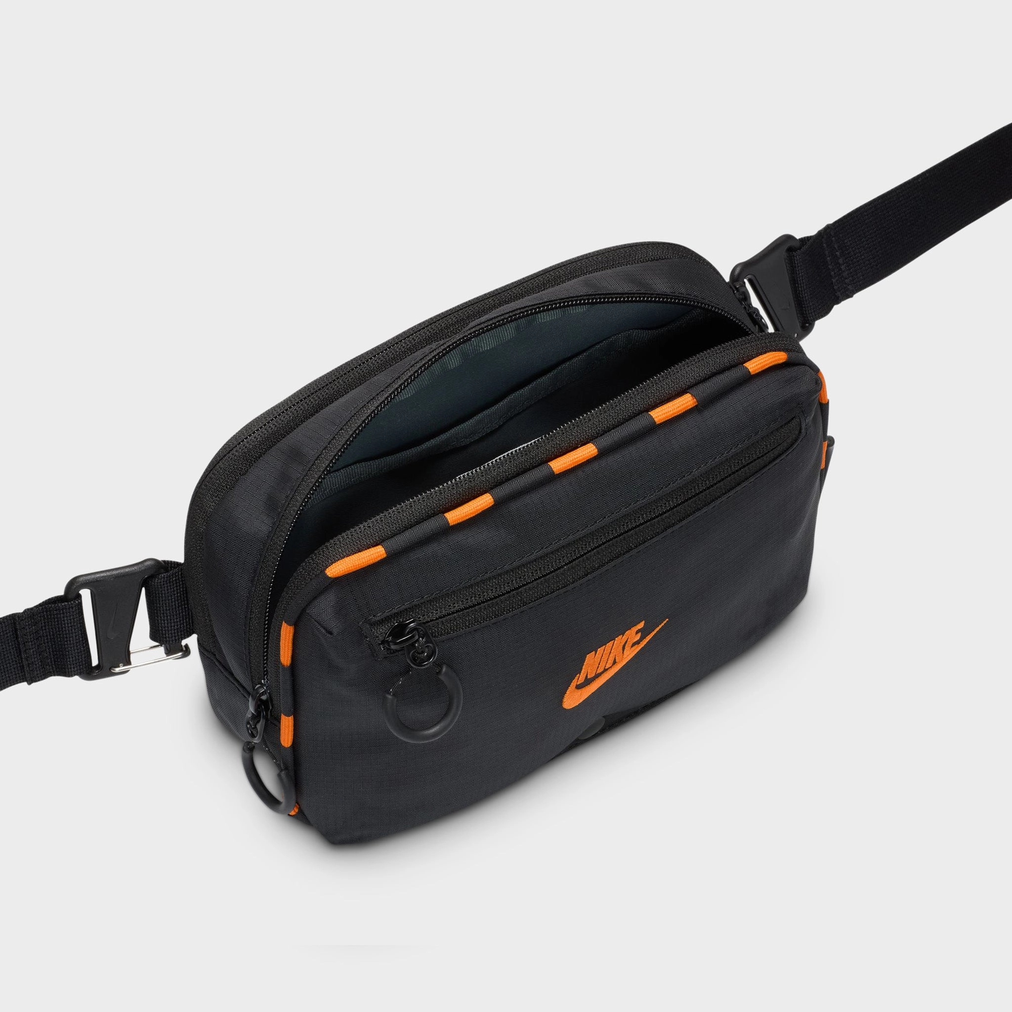 Nike Hayward Patrol Crossbody Bag / Black