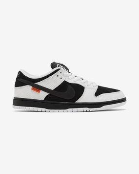 NIKE SB DUNK LOW TIGHTBOOTH