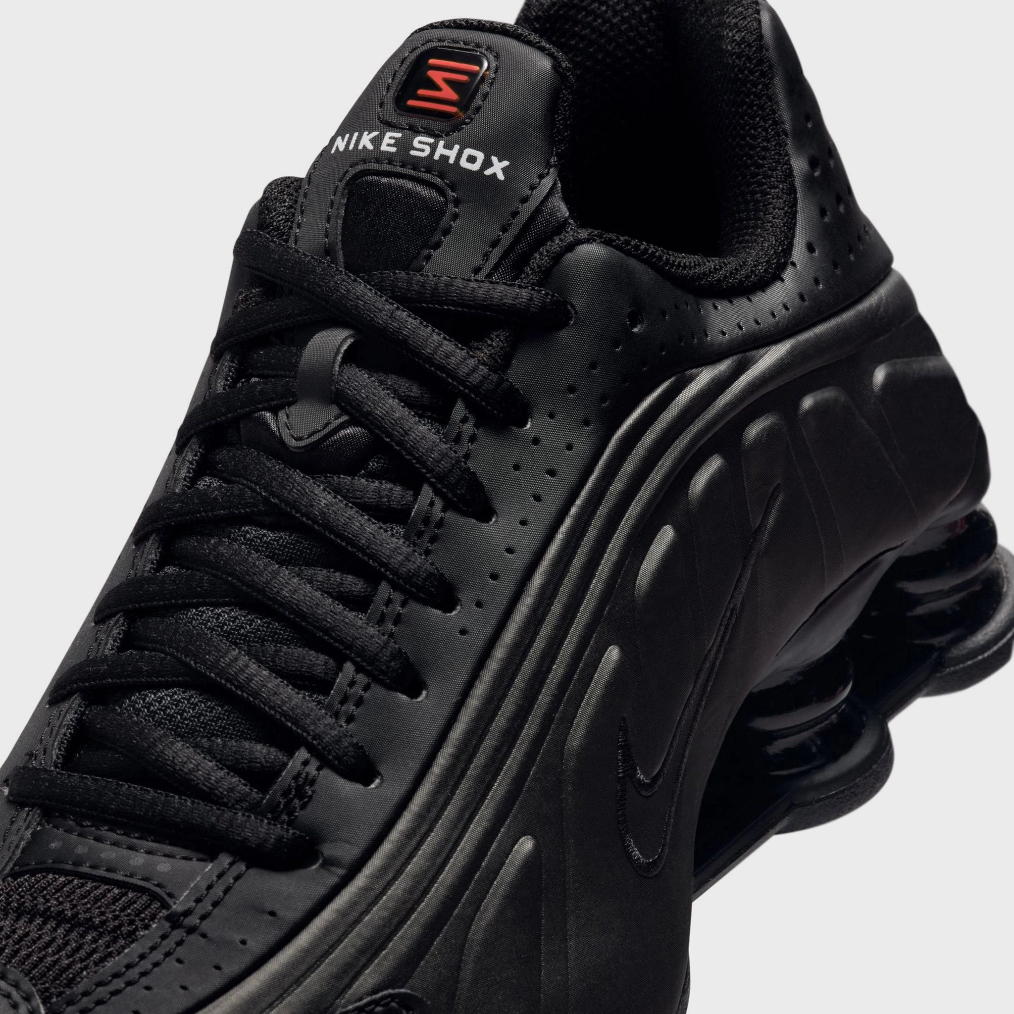 Nike Shox R4 GS Black / Black - Bright Crimson