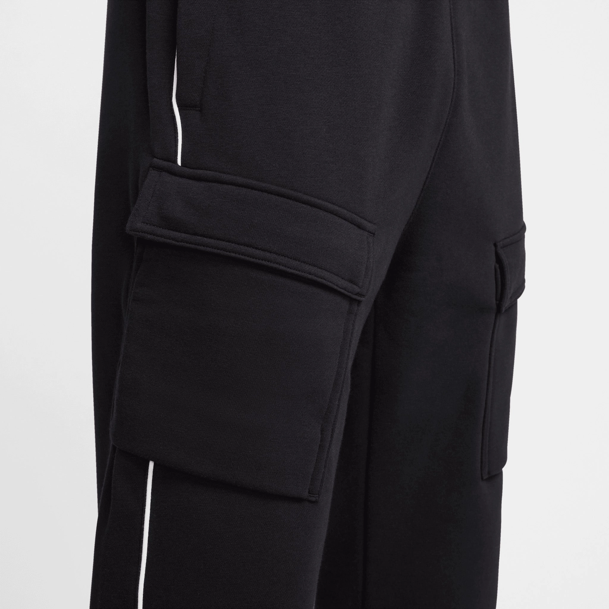 Nike Sportswear Air Max Fleece Cargo Joggers Black / Metallic Gold