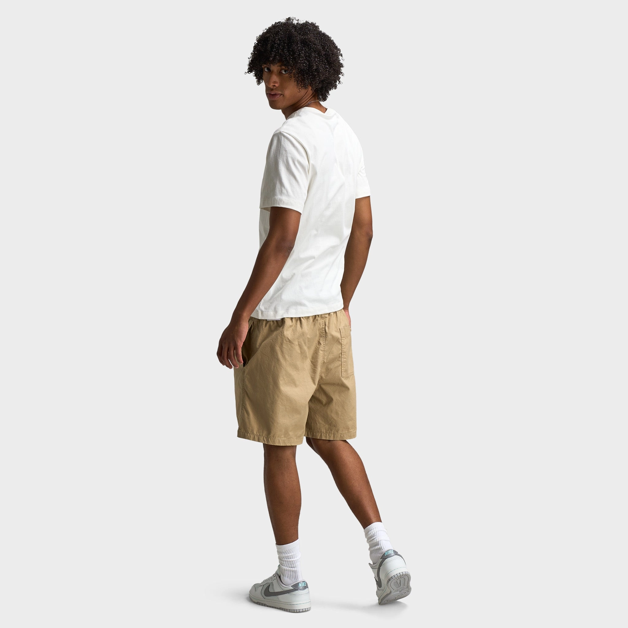 Nike Sportswear Just Do It Graphic T-Shirt / Sail