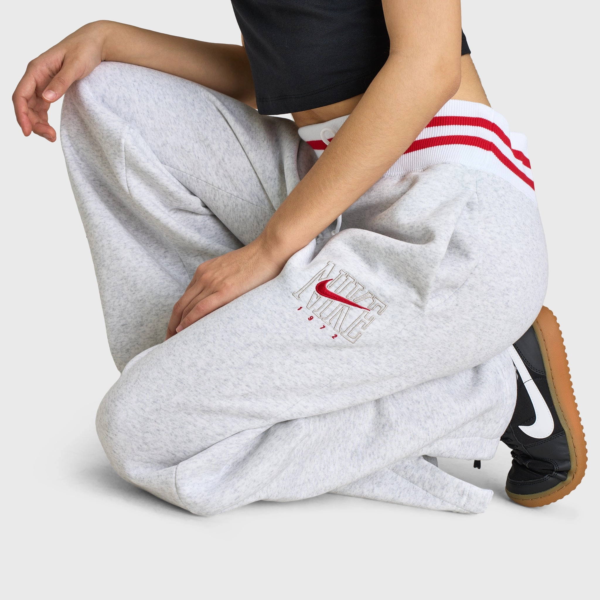 Nike Sportswear Women's High-Waisted Graphic Wide-Leg Pants / Birch Heather