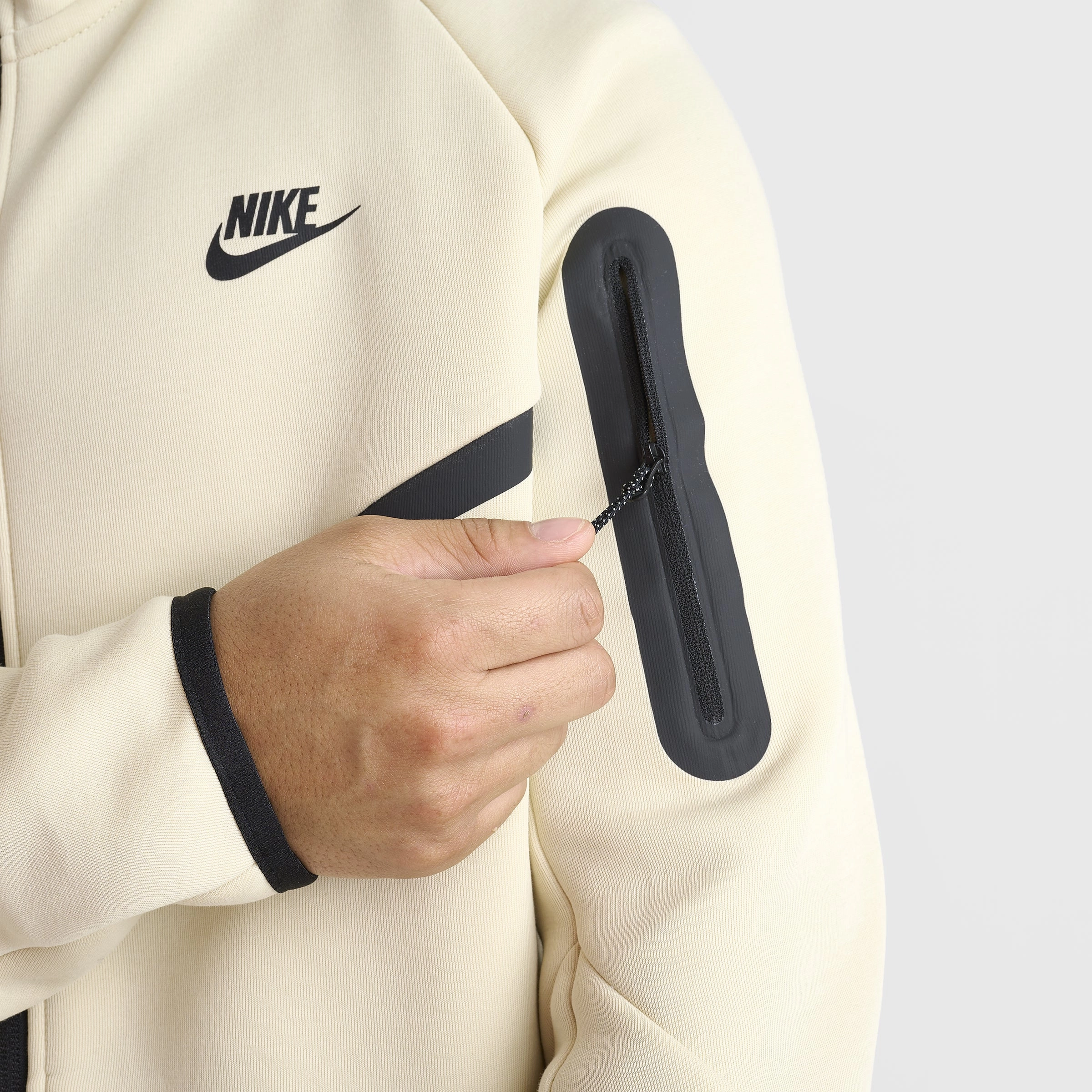 Nike Tech Fleece Full-Zip Windrunner Hoodie Light Khaki / Black