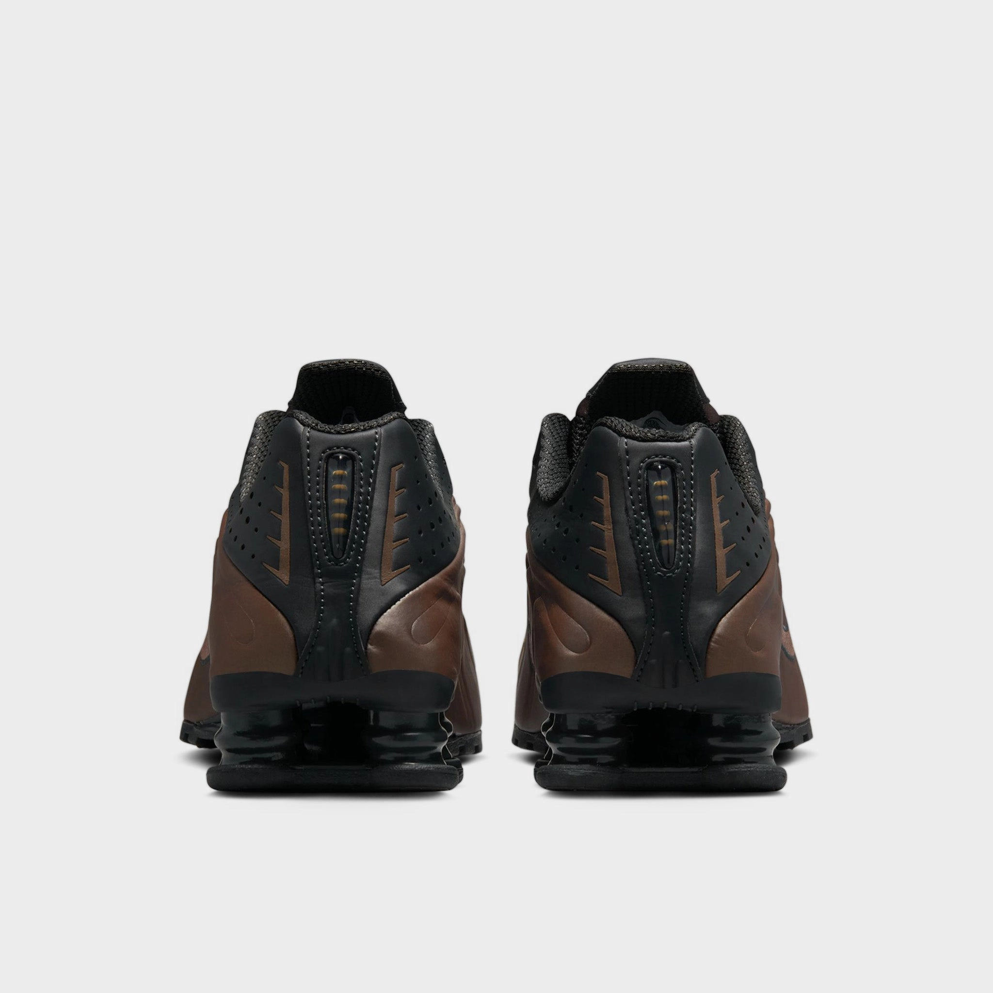 Nike Women's Shox R4 Off Noir / Off Noir - Ironstone