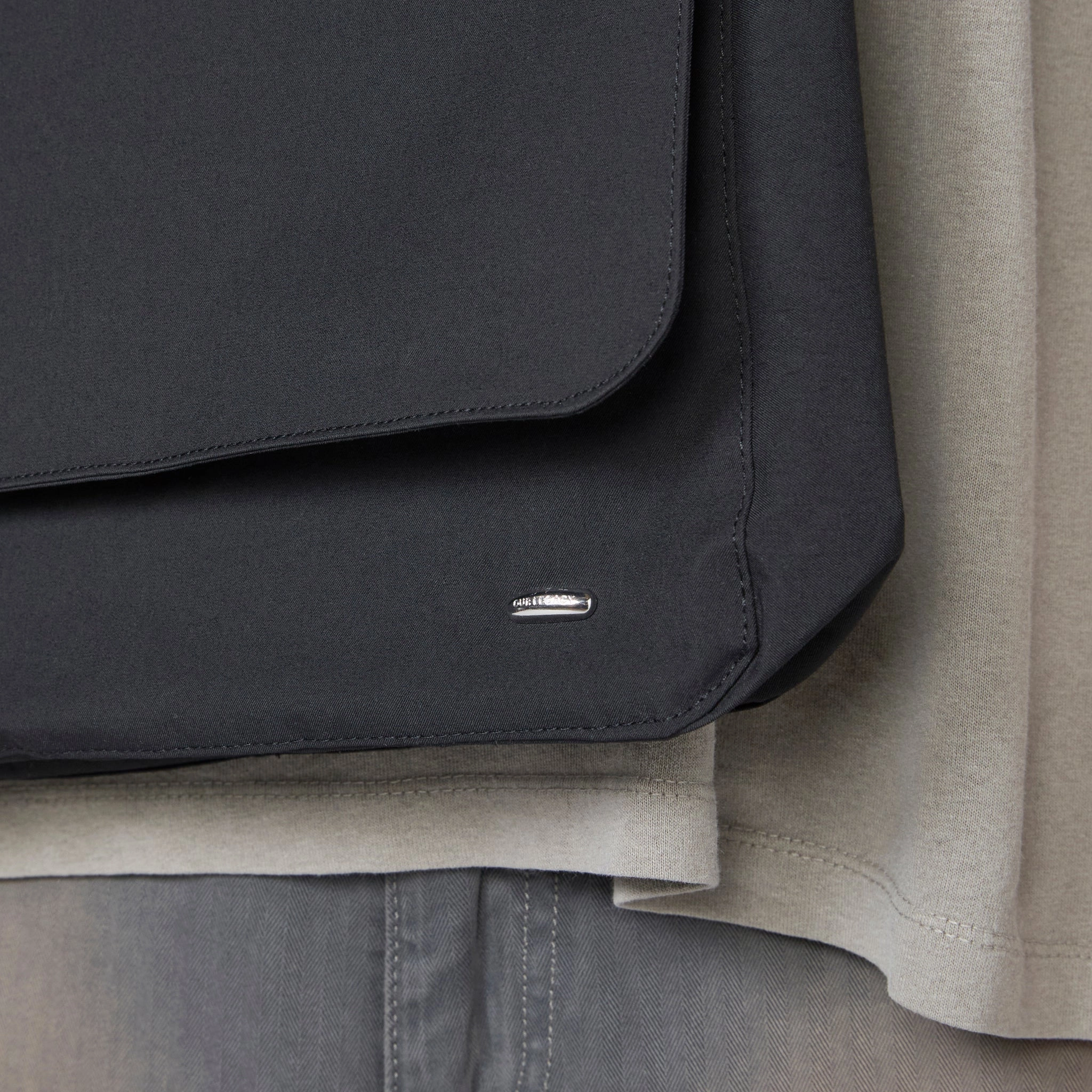 Slim Satchel Static Black Papyrus Poly