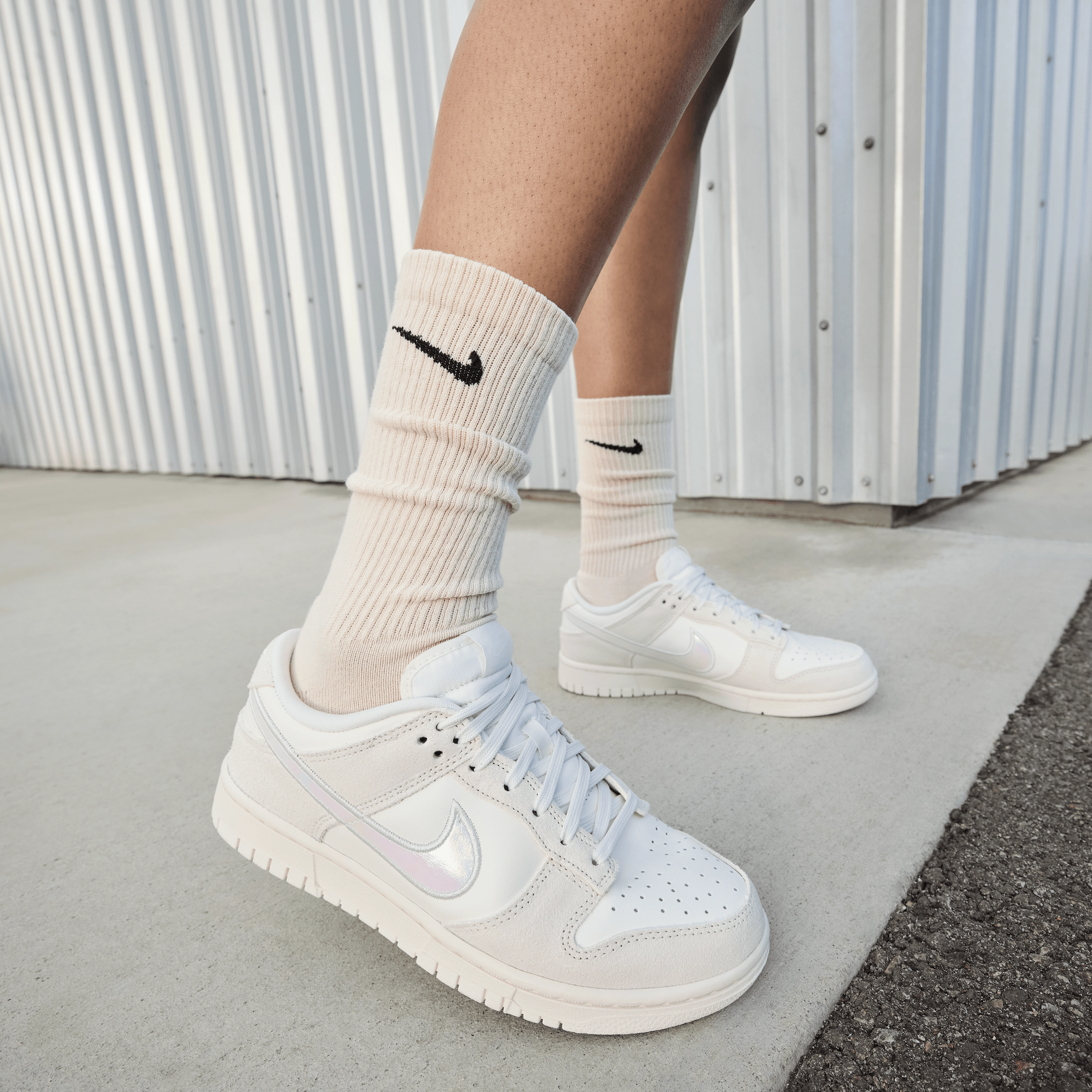 Wmns Nike Dunk Low 'She-ri-descent'