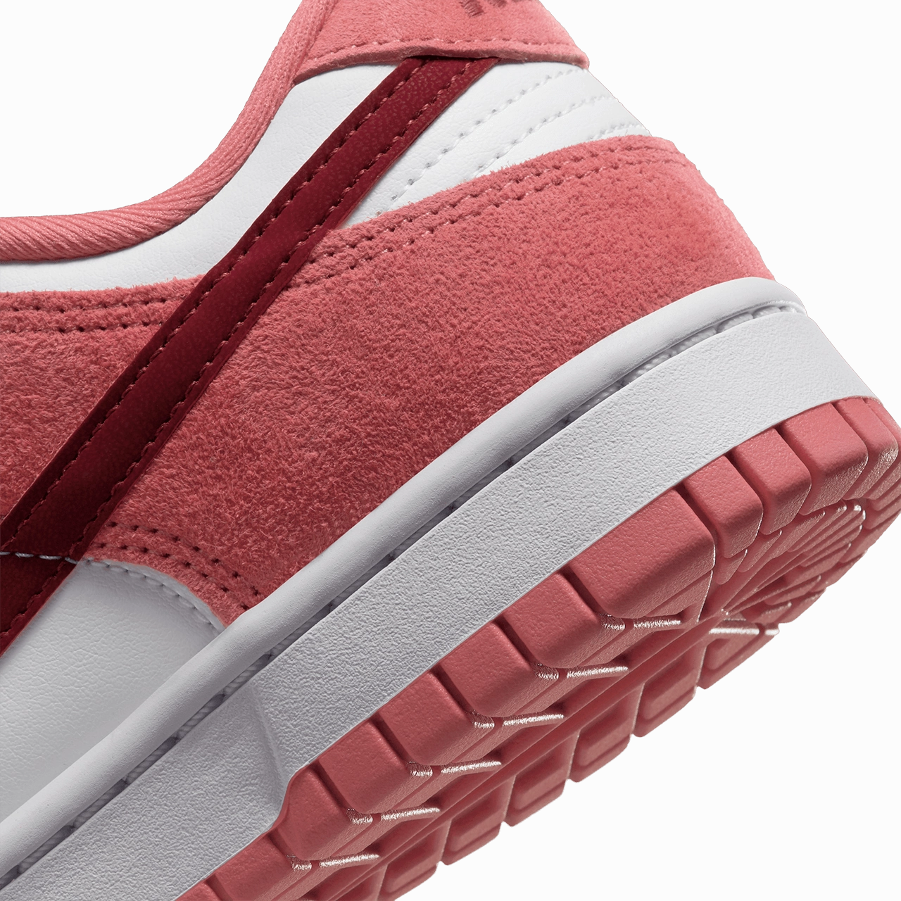 Wmns Nike Dunk Low 'Valentine's Day'