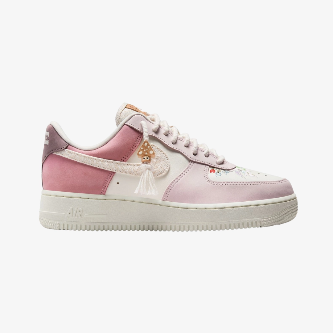 womens nike air force 1 07 low lx (sail/pearl pink)
