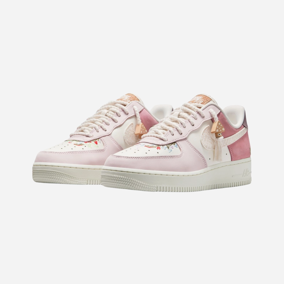 womens nike air force 1 07 low lx (sail/pearl pink)