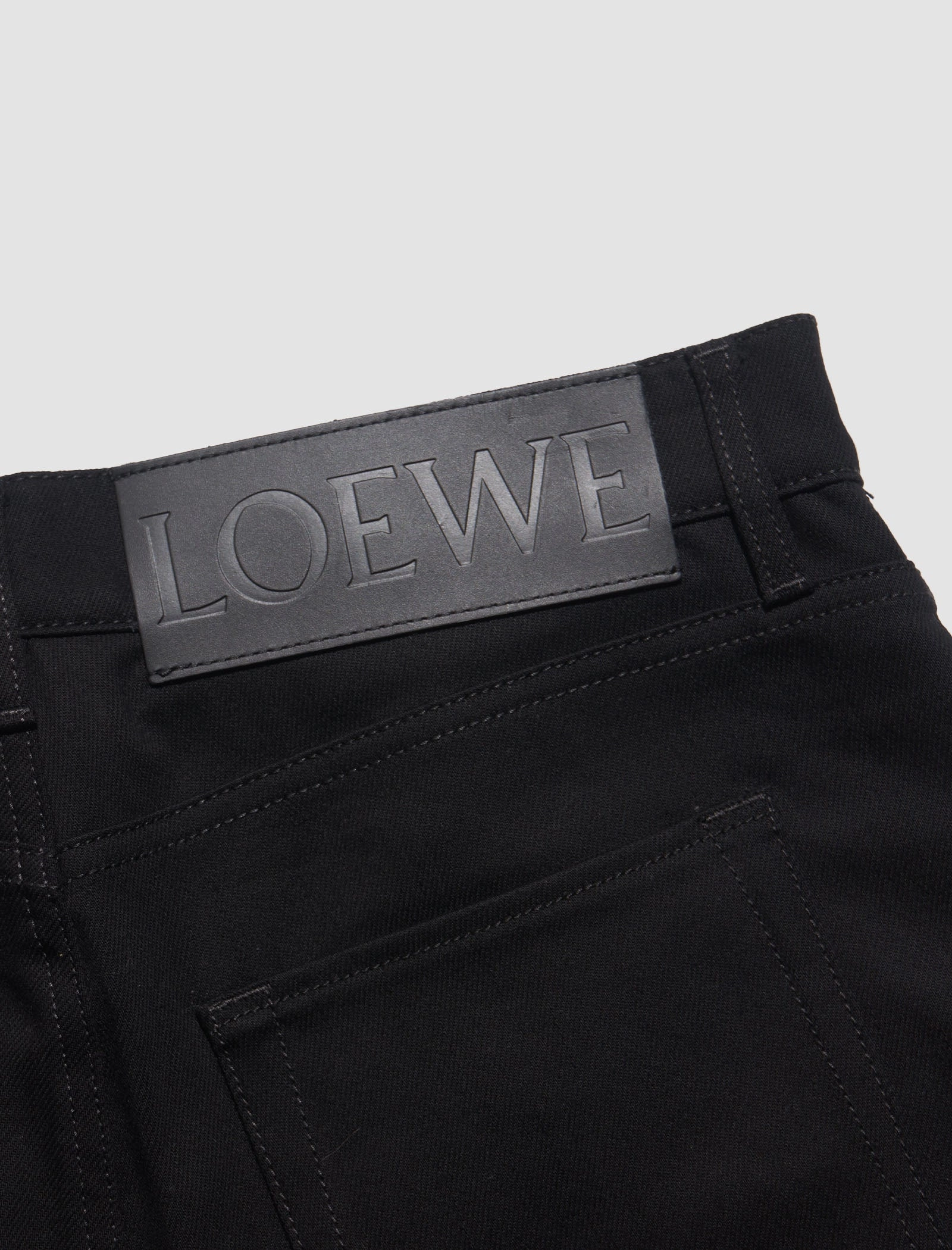ZIPPED SLIM JEANS